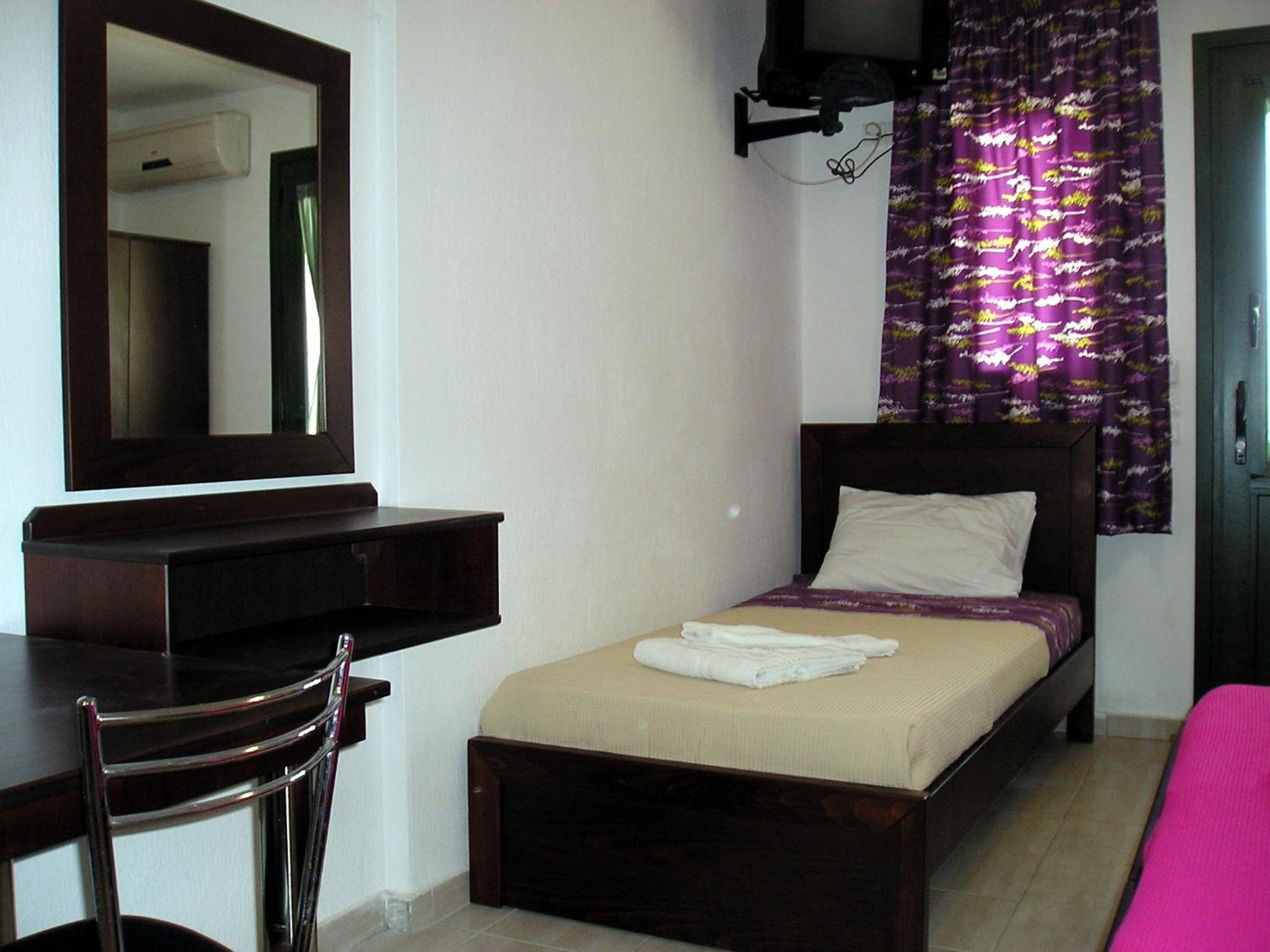 Golden Beach Inn Chrysi Ammoudia Oda fotoğraf