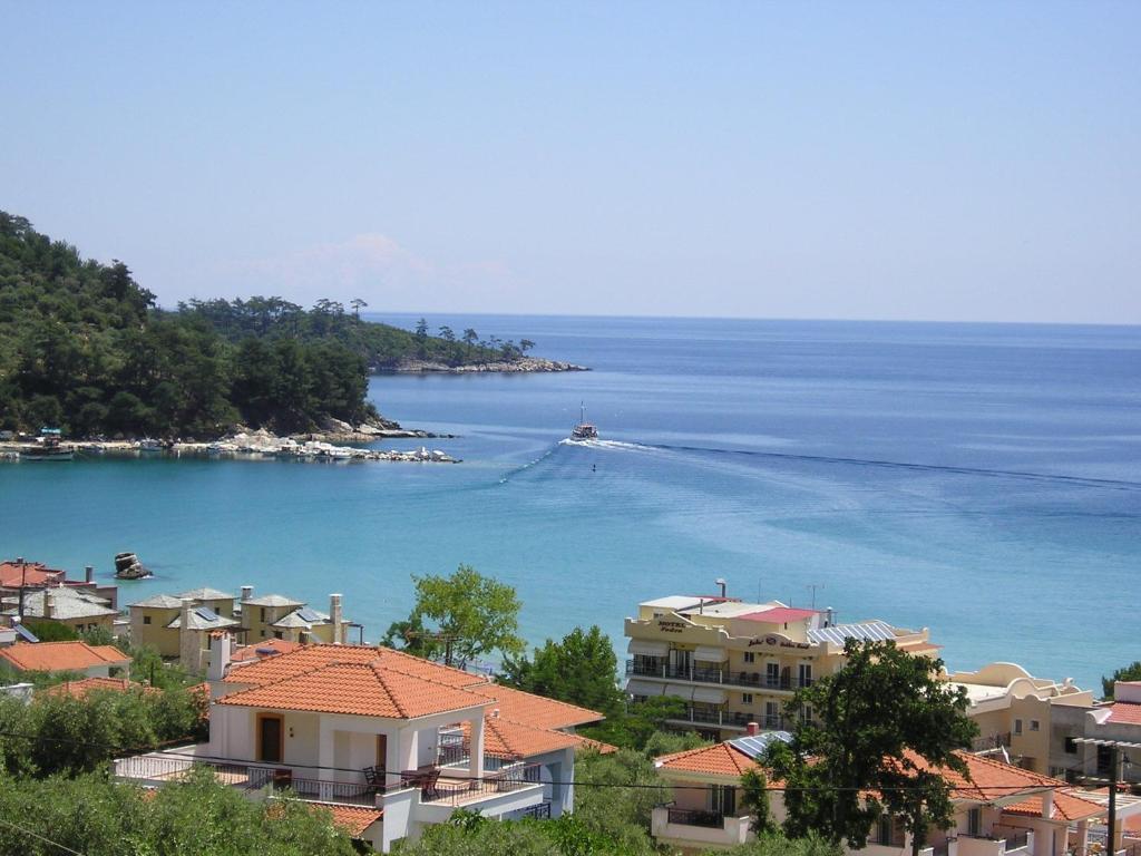 Golden Beach Inn Chrysi Ammoudia Dış mekan fotoğraf